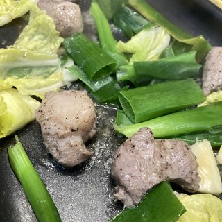 ネギ塩胡椒で鳥もも肉いため